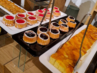 Breakfast and dinner at Grand Hotel Murgavets